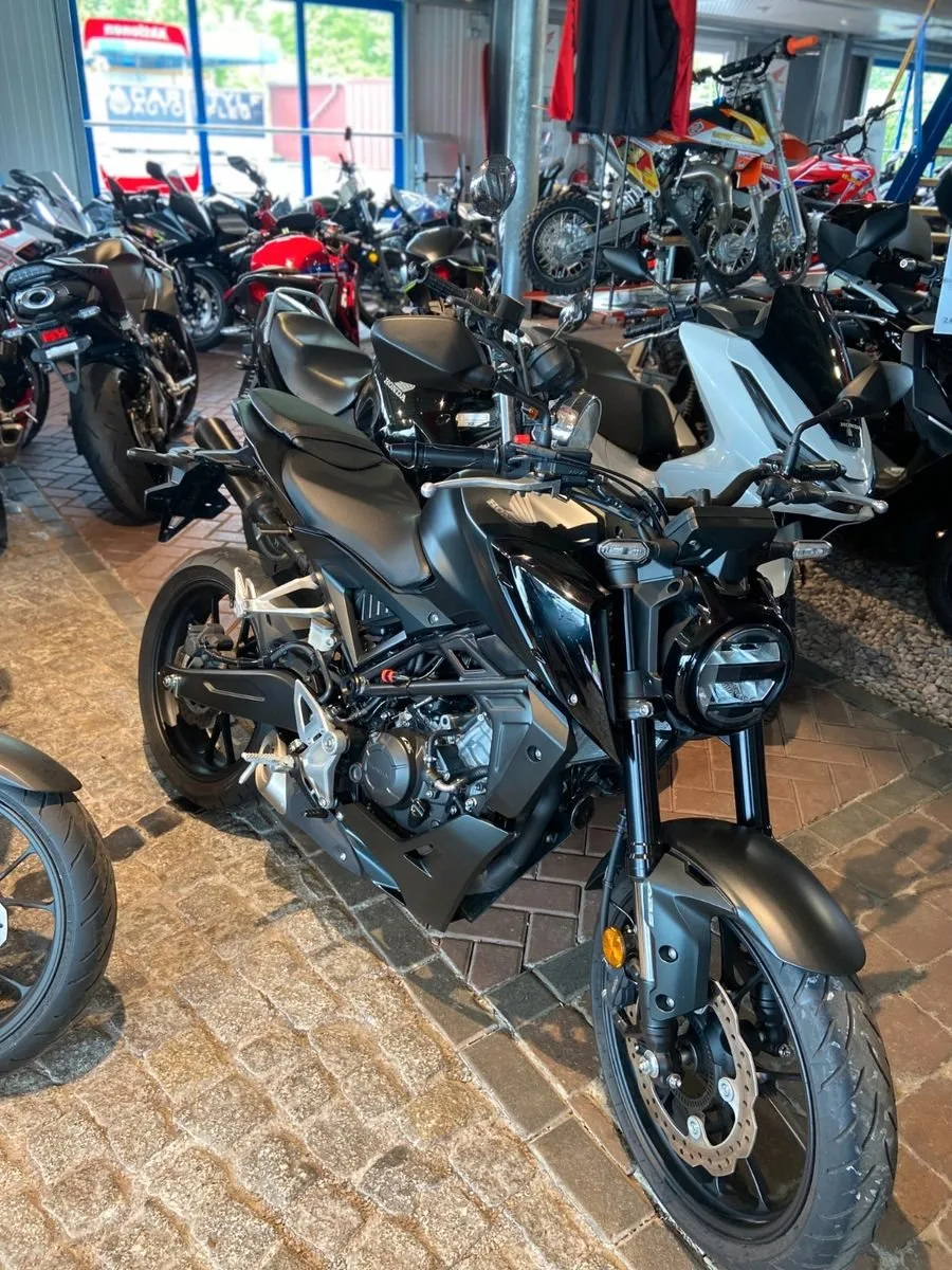 Honda CB125R