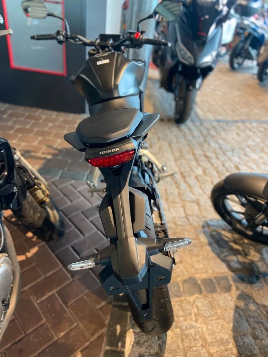 Honda CB125R