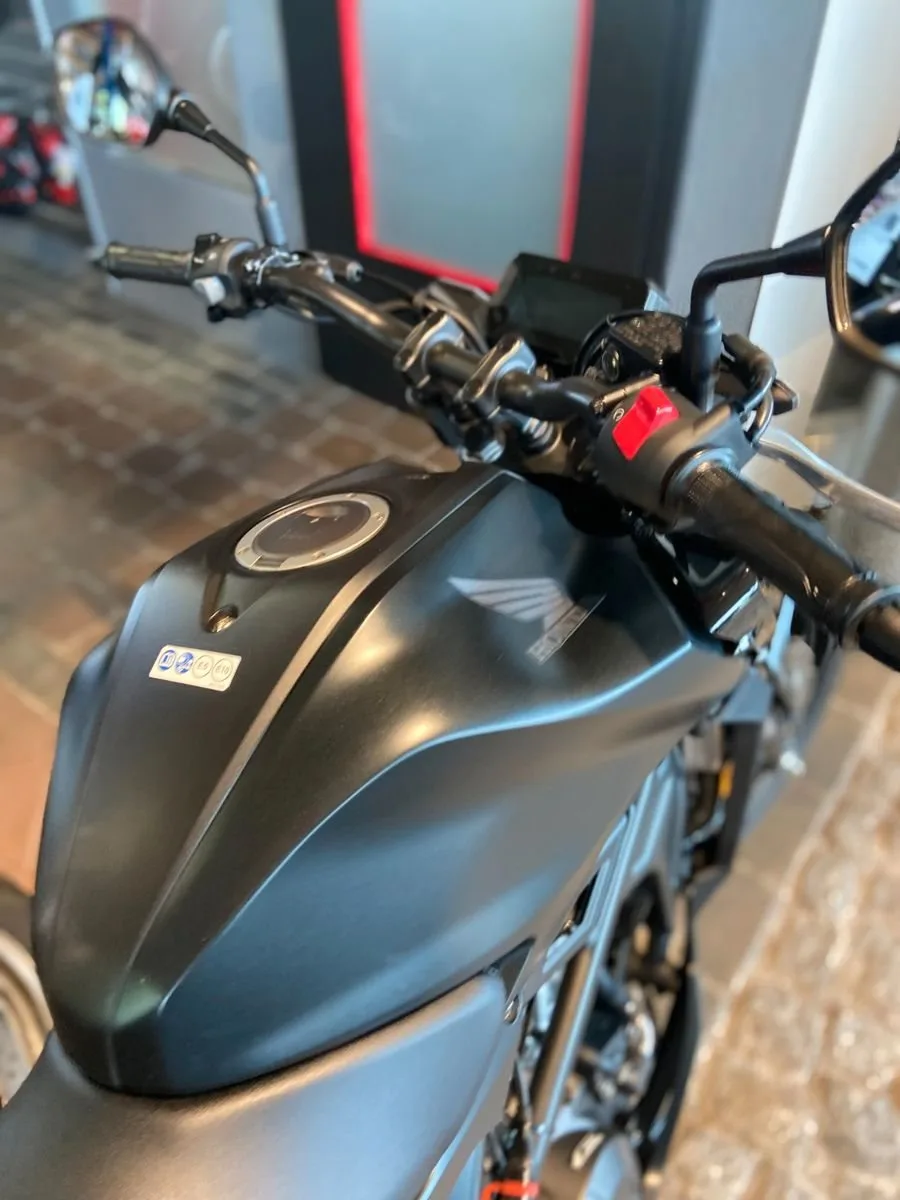 Honda CB125R