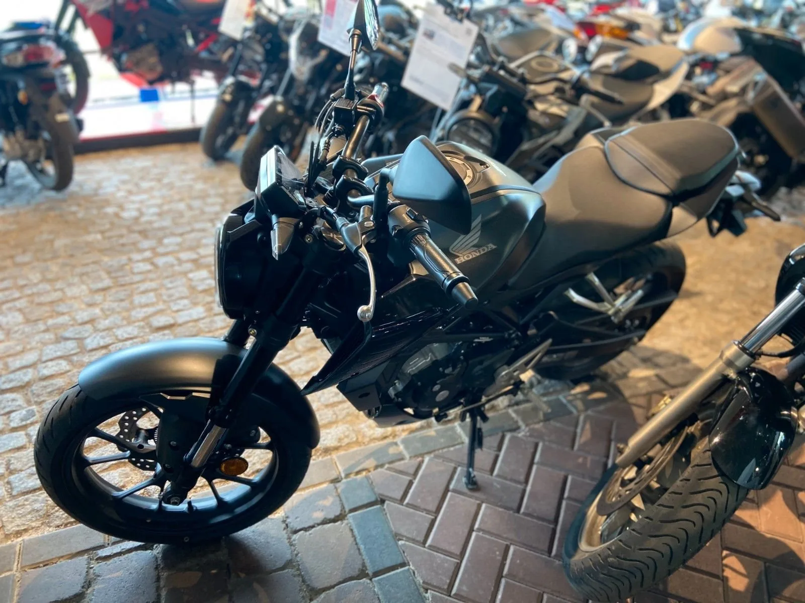 Honda CB125R