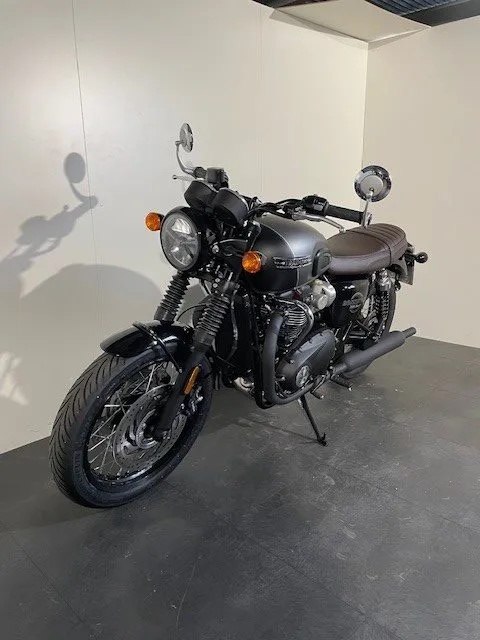 Triumph Bonneville T120 Black