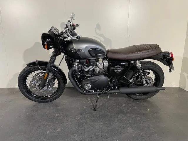 Triumph Bonneville T120 Black