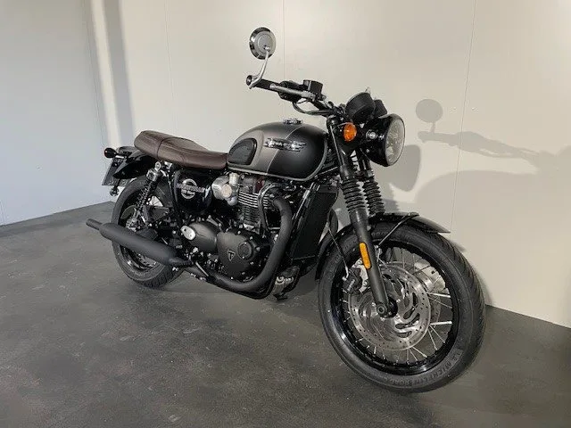 Triumph Bonneville T120 Black