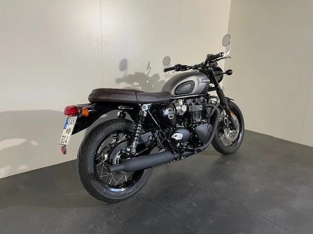 Triumph Bonneville T120 Black