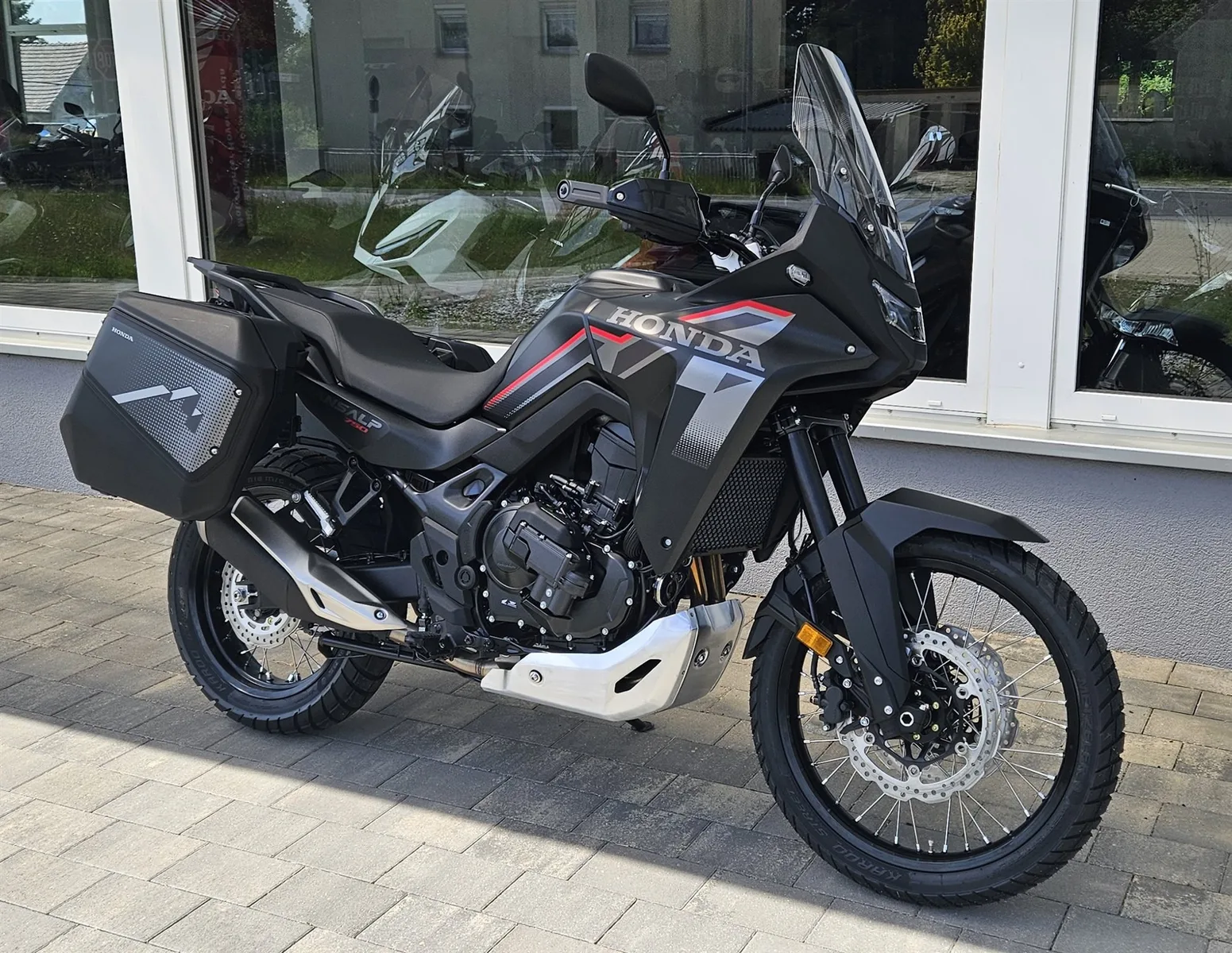 Honda XL750 Transalp E-Clutch mit Zubehör
