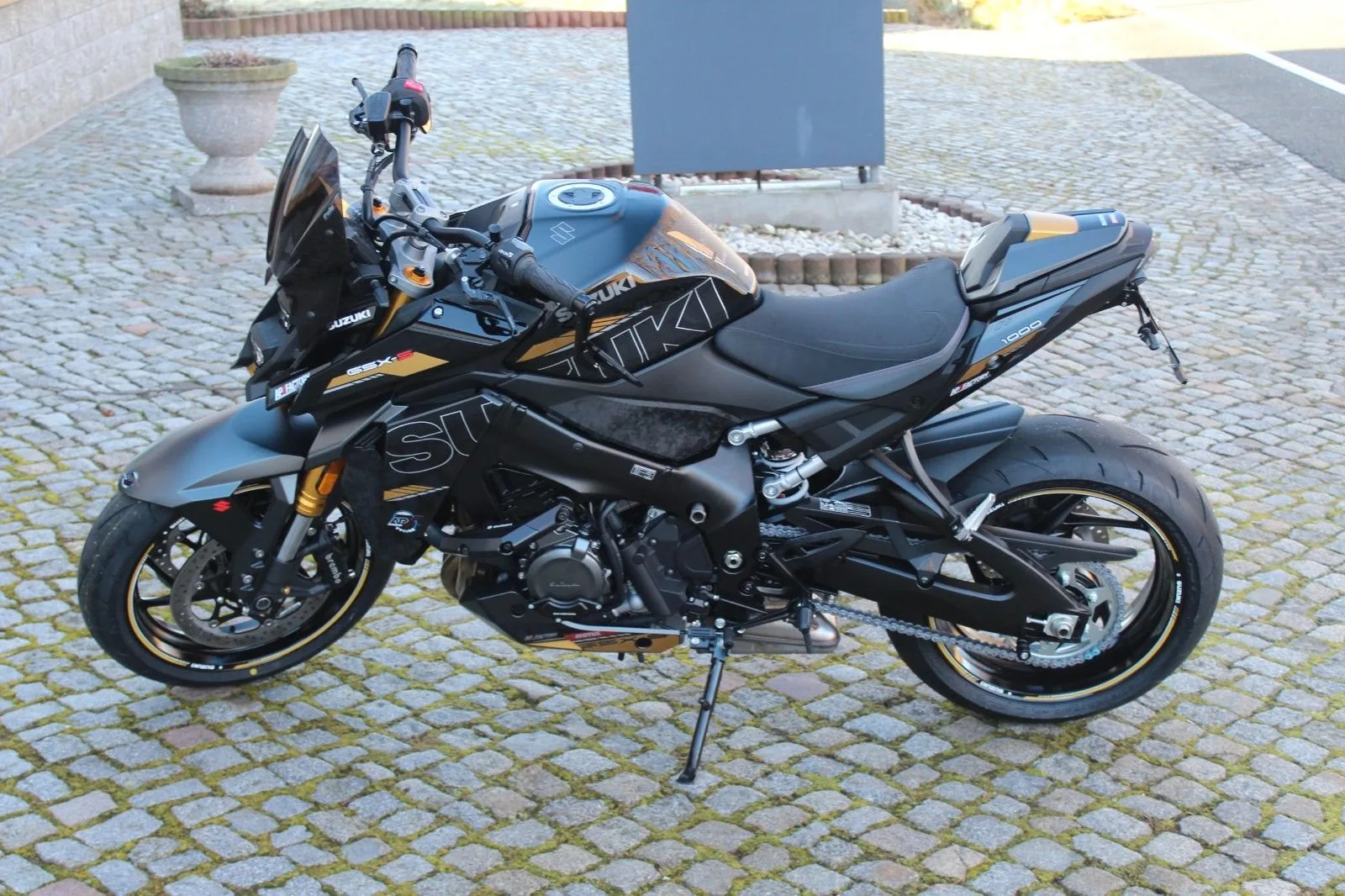 Suzuki GSX-S1000