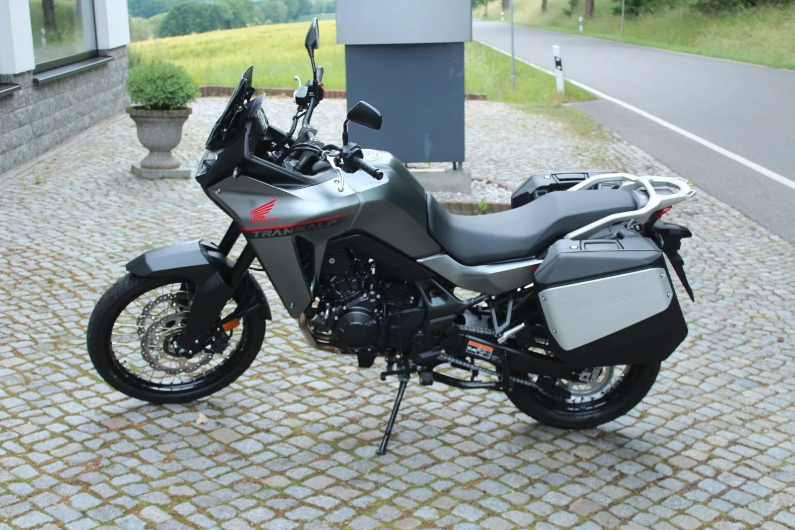 Honda XL750 Transalp