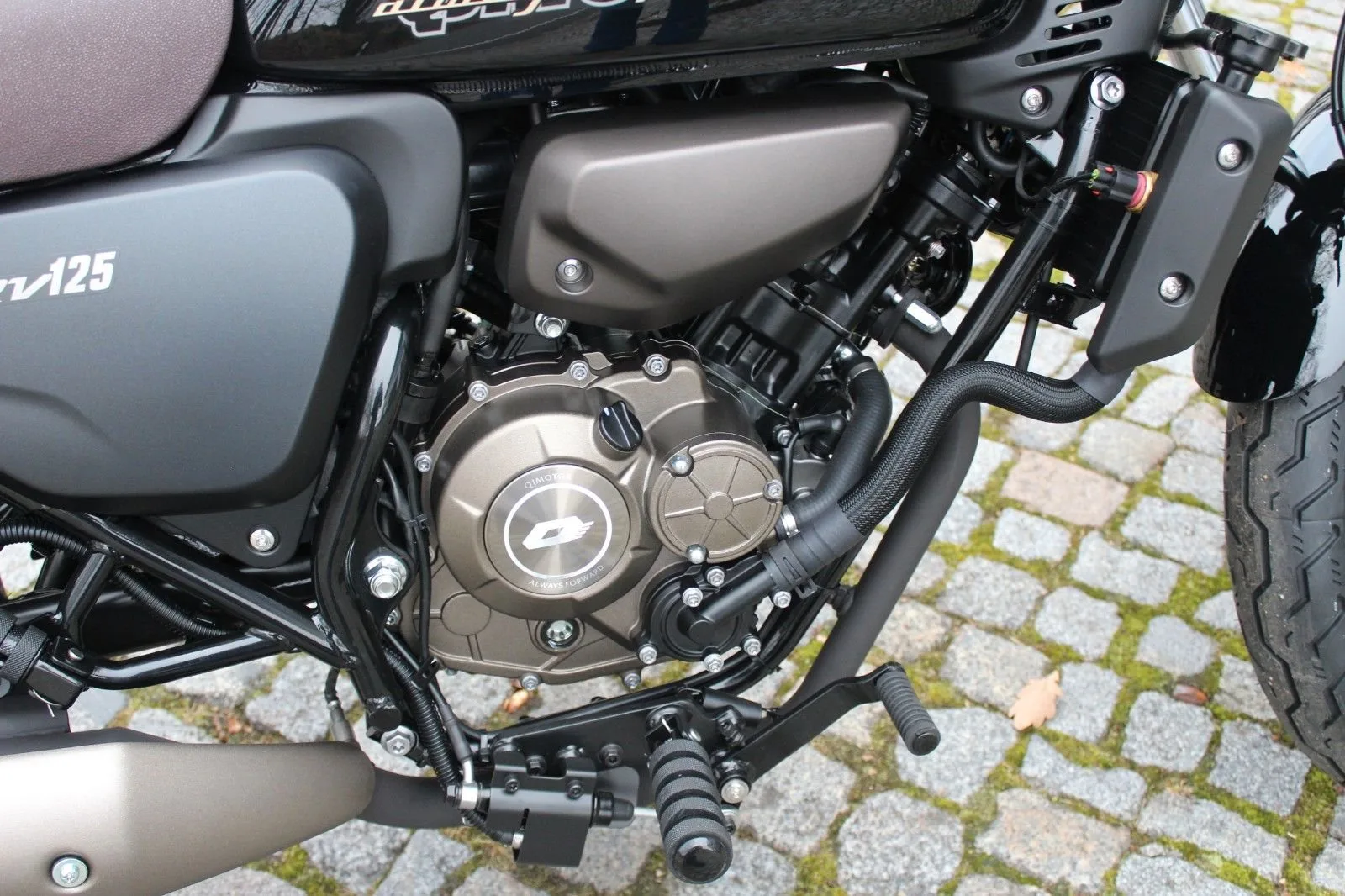 QJ Motor SRV 125