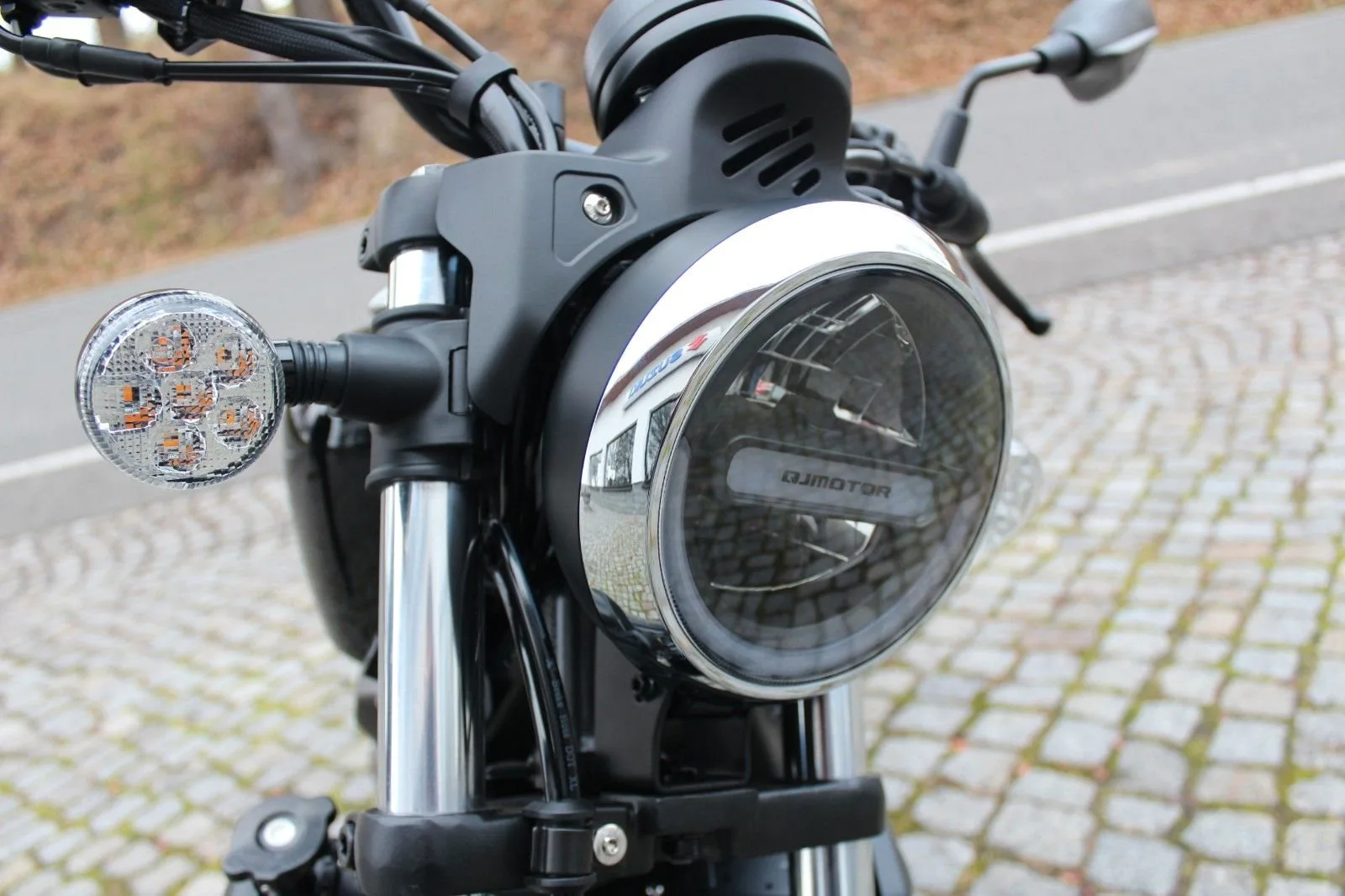 QJ Motor SRV 125