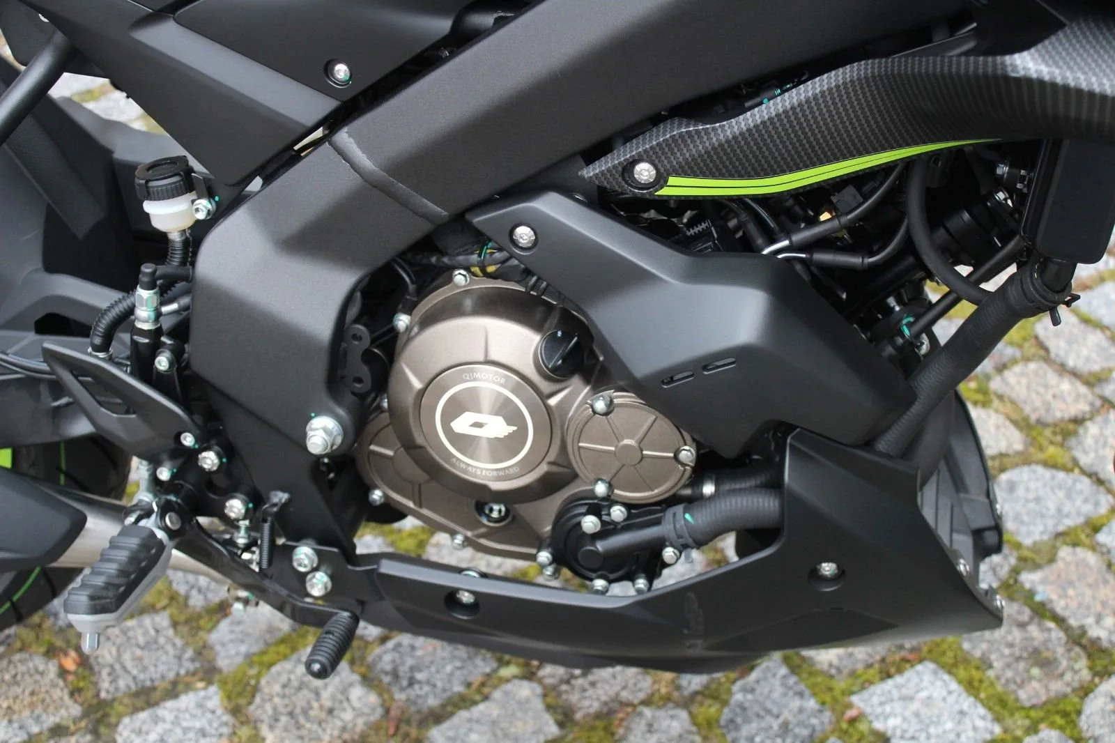 QJ Motor SRK 125 S