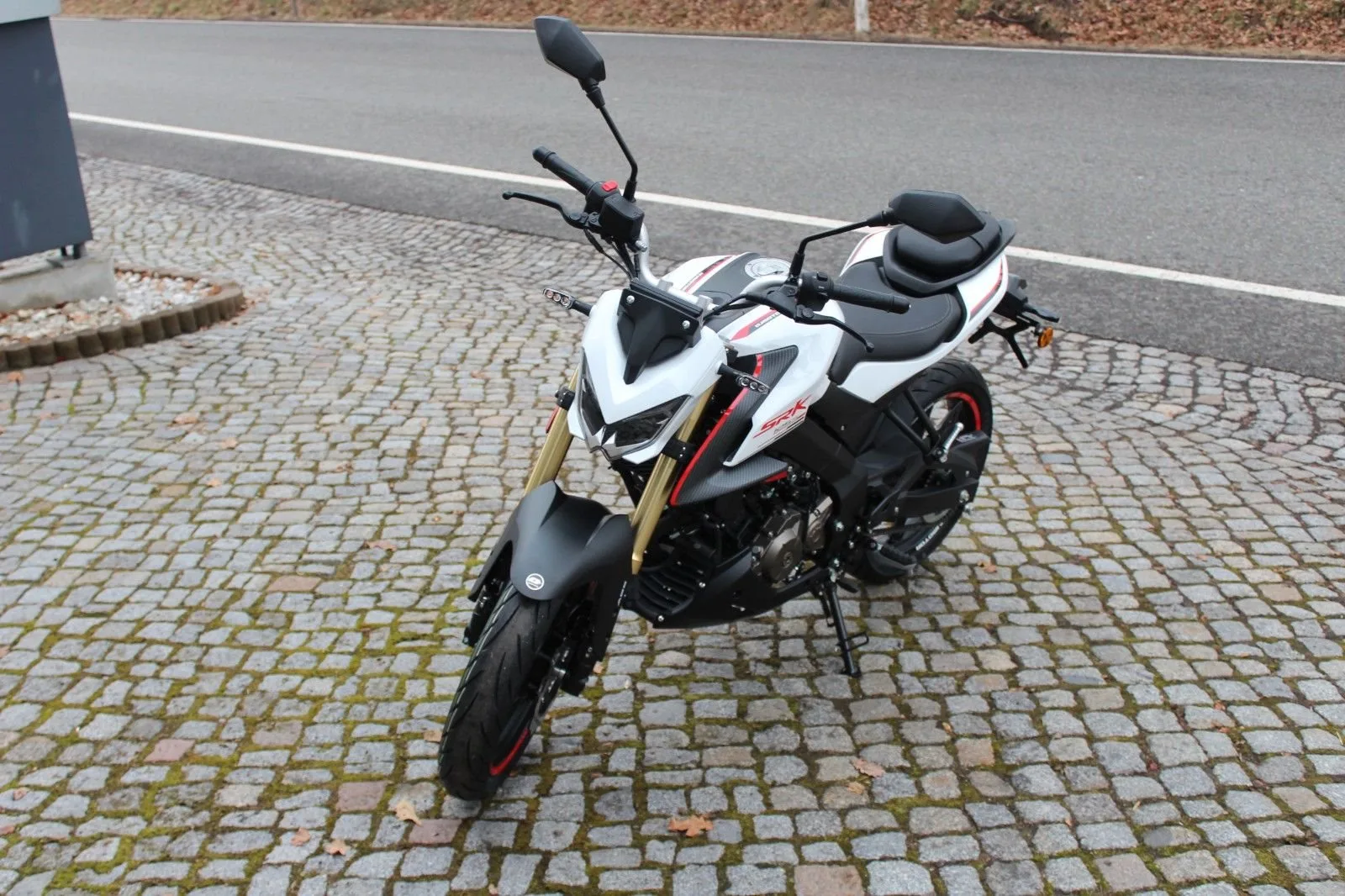 QJ Motor SRK 125 S