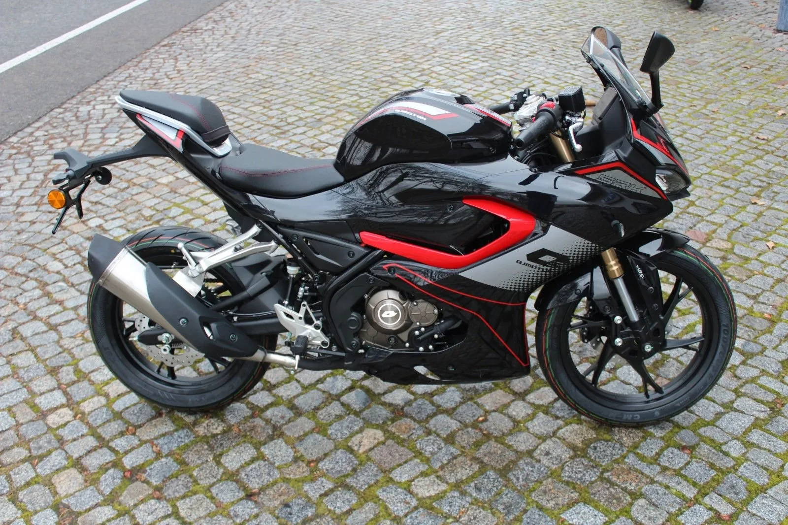 QJ Motor SRK 125 S