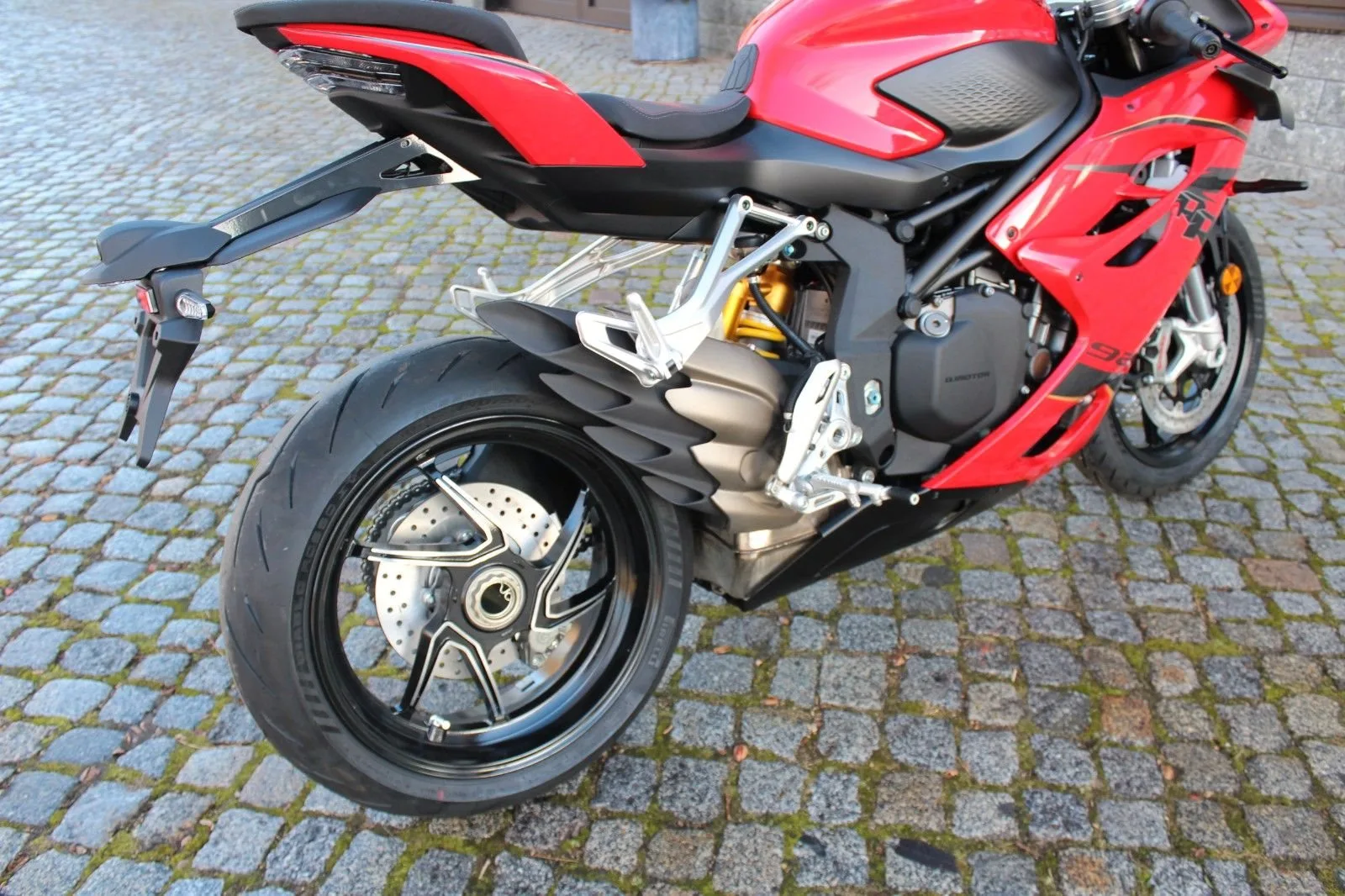 QJ Motor SRK 921 RR