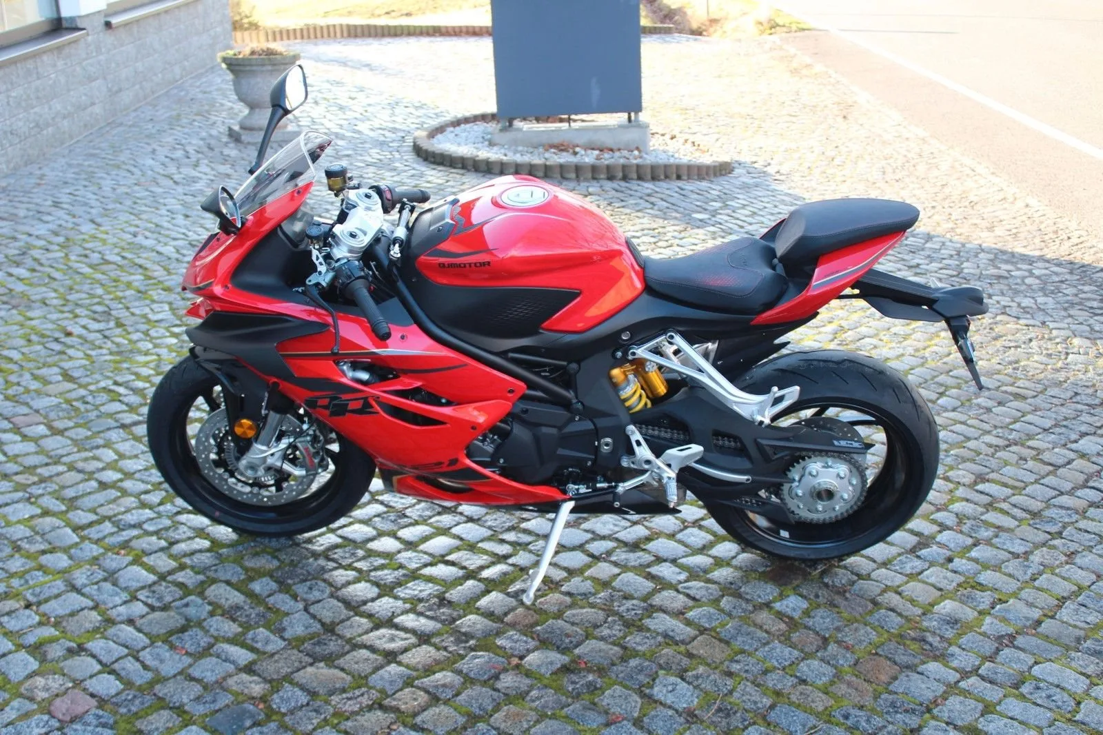 QJ Motor SRK 921 RR