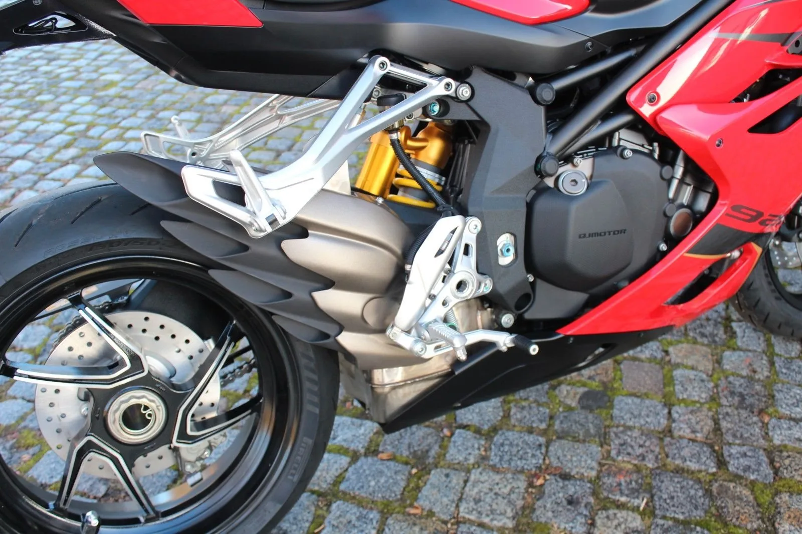 QJ Motor SRK 921 RR