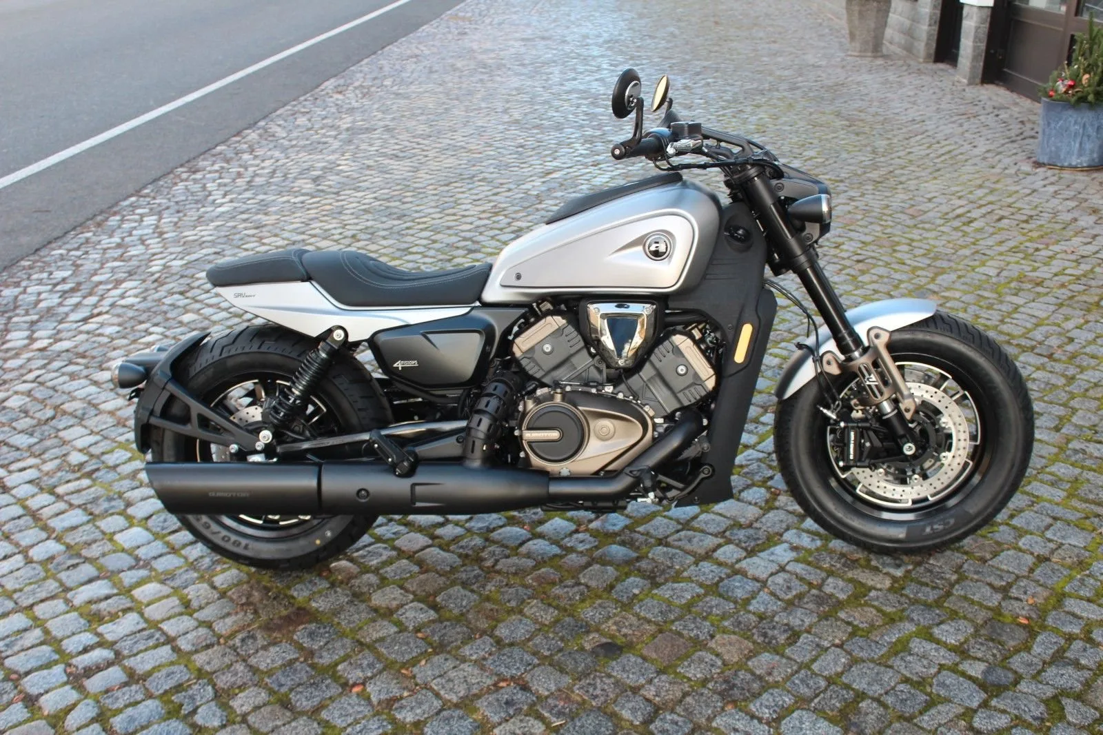 QJ Motor SRV 600V