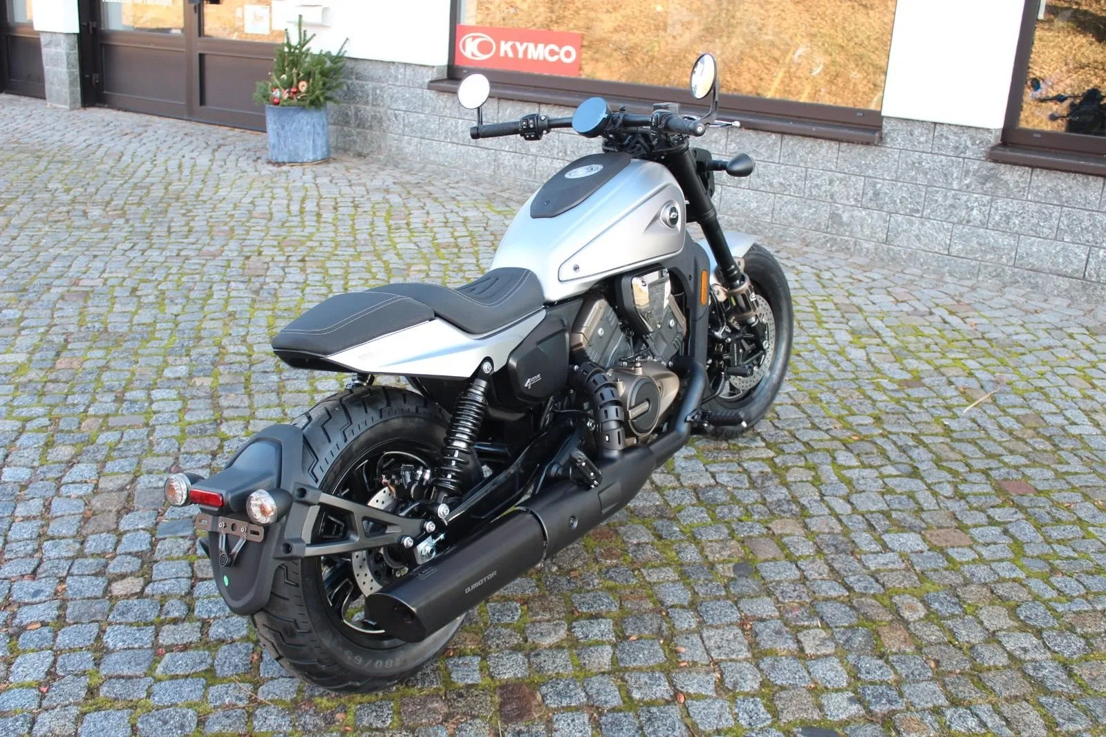QJ Motor SRV 600V