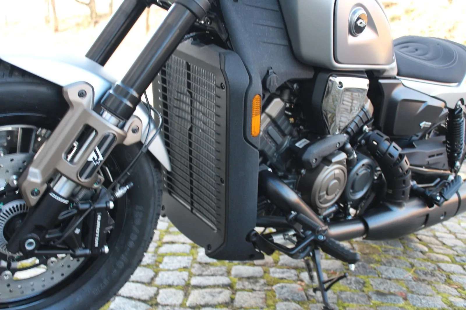 QJ Motor SRV 600V