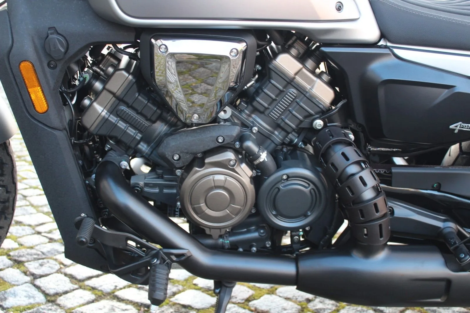 QJ Motor SRV 600V