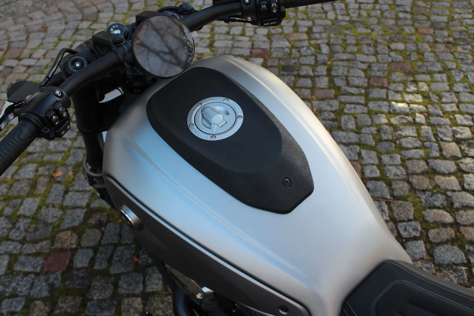 QJ Motor SRV 600V