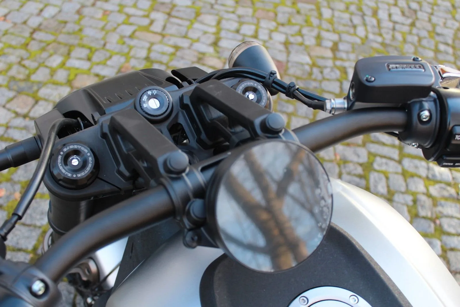 QJ Motor SRV 600V