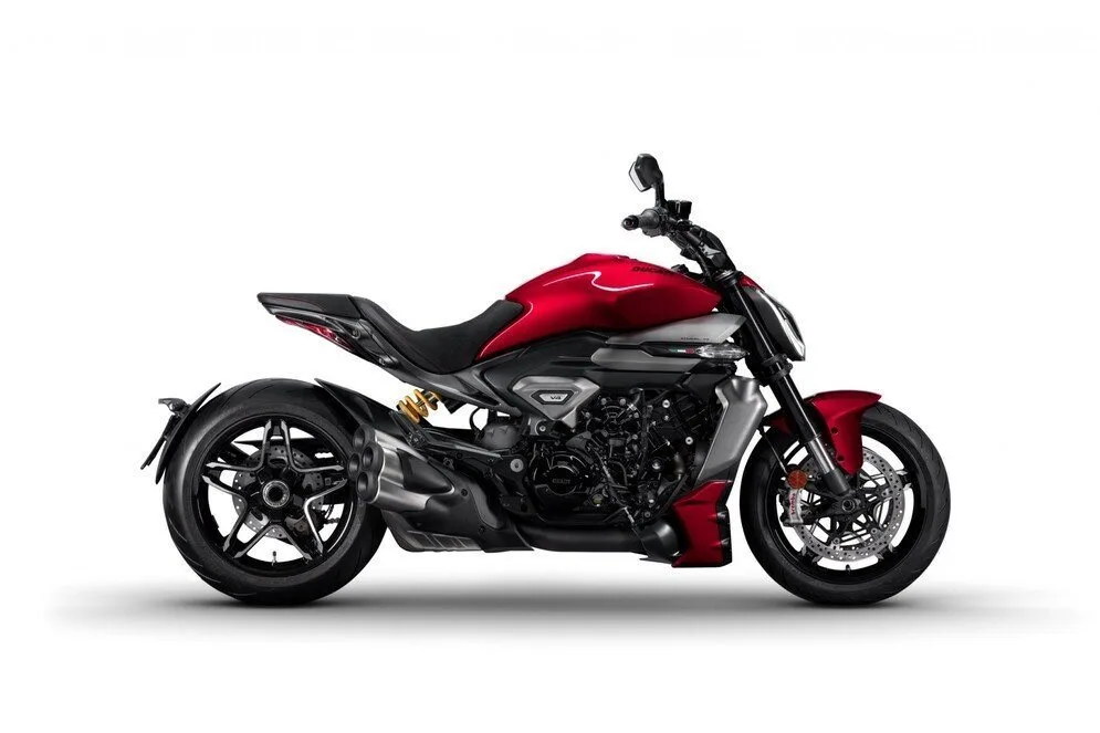 Ducati XDiavel V4 im Kundenauftrag, geringe Laufleistung!