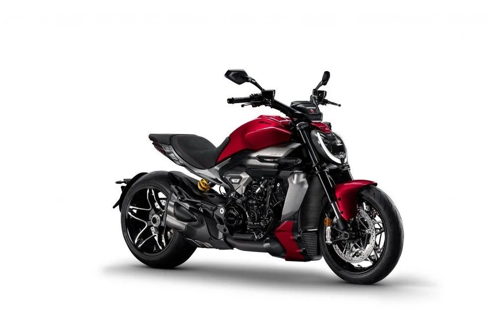 Ducati XDiavel V4 im Kundenauftrag, geringe Laufleistung!