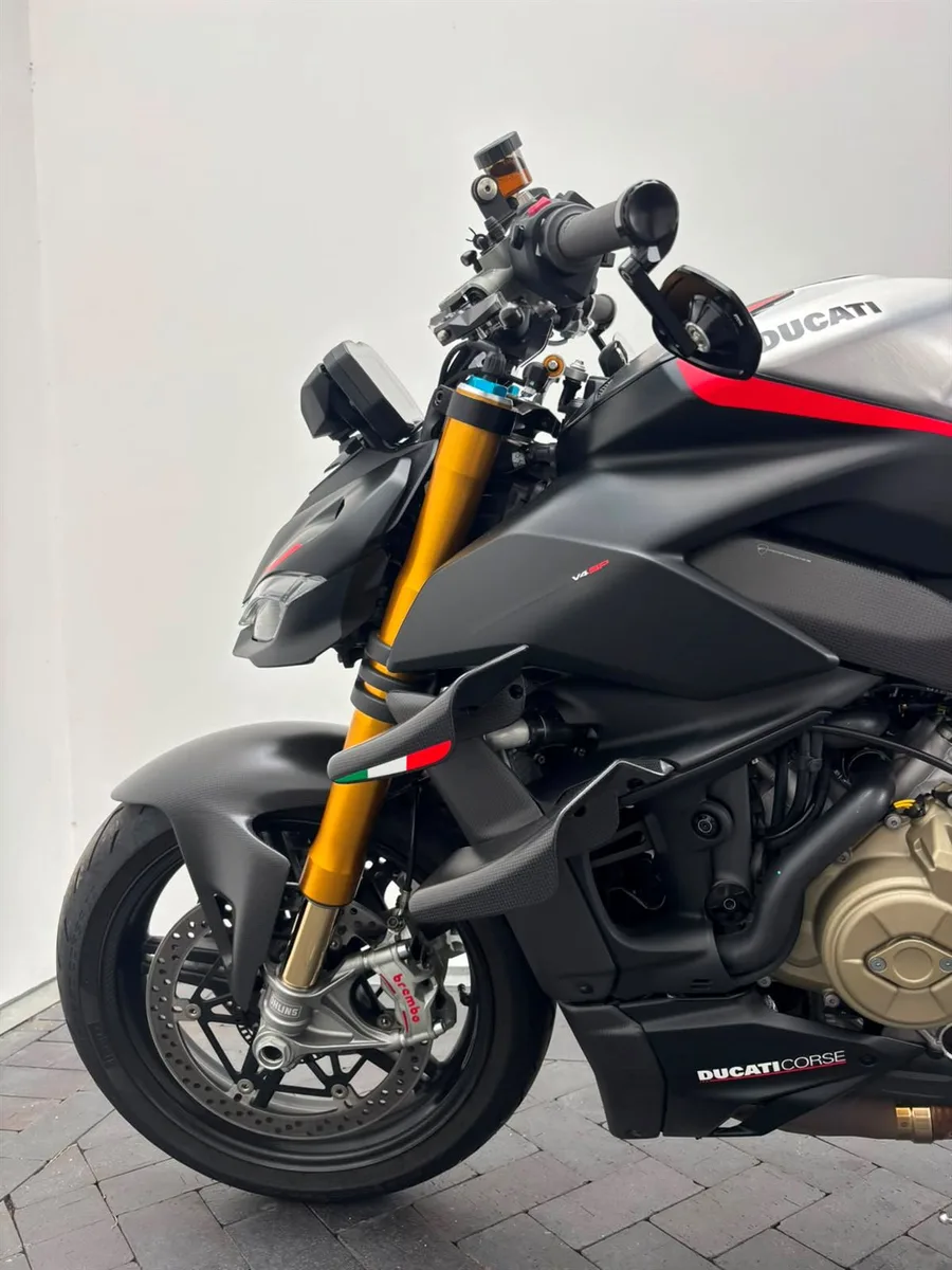 Ducati Streetfighter V4 SP mit viel Zubehör - im Kundenauftrag!