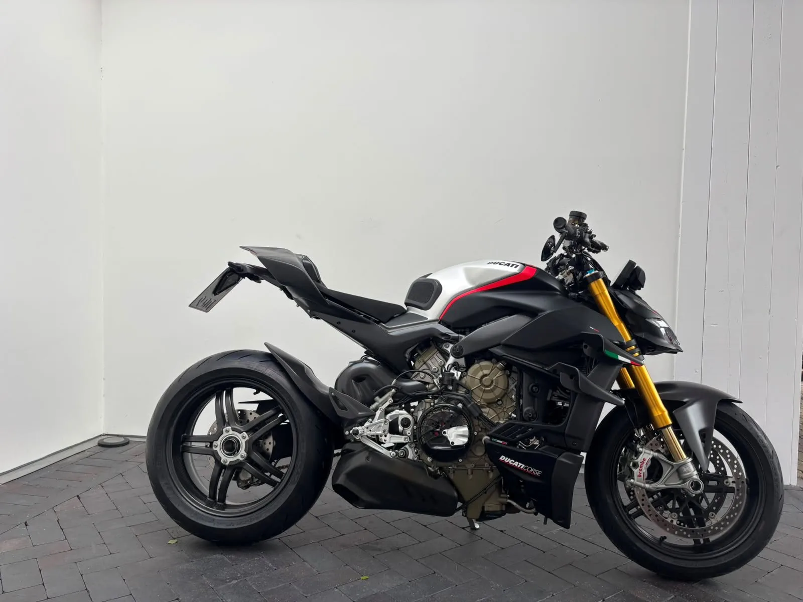 Ducati Streetfighter V4 SP mit viel Zubehör - im Kundenauftrag!