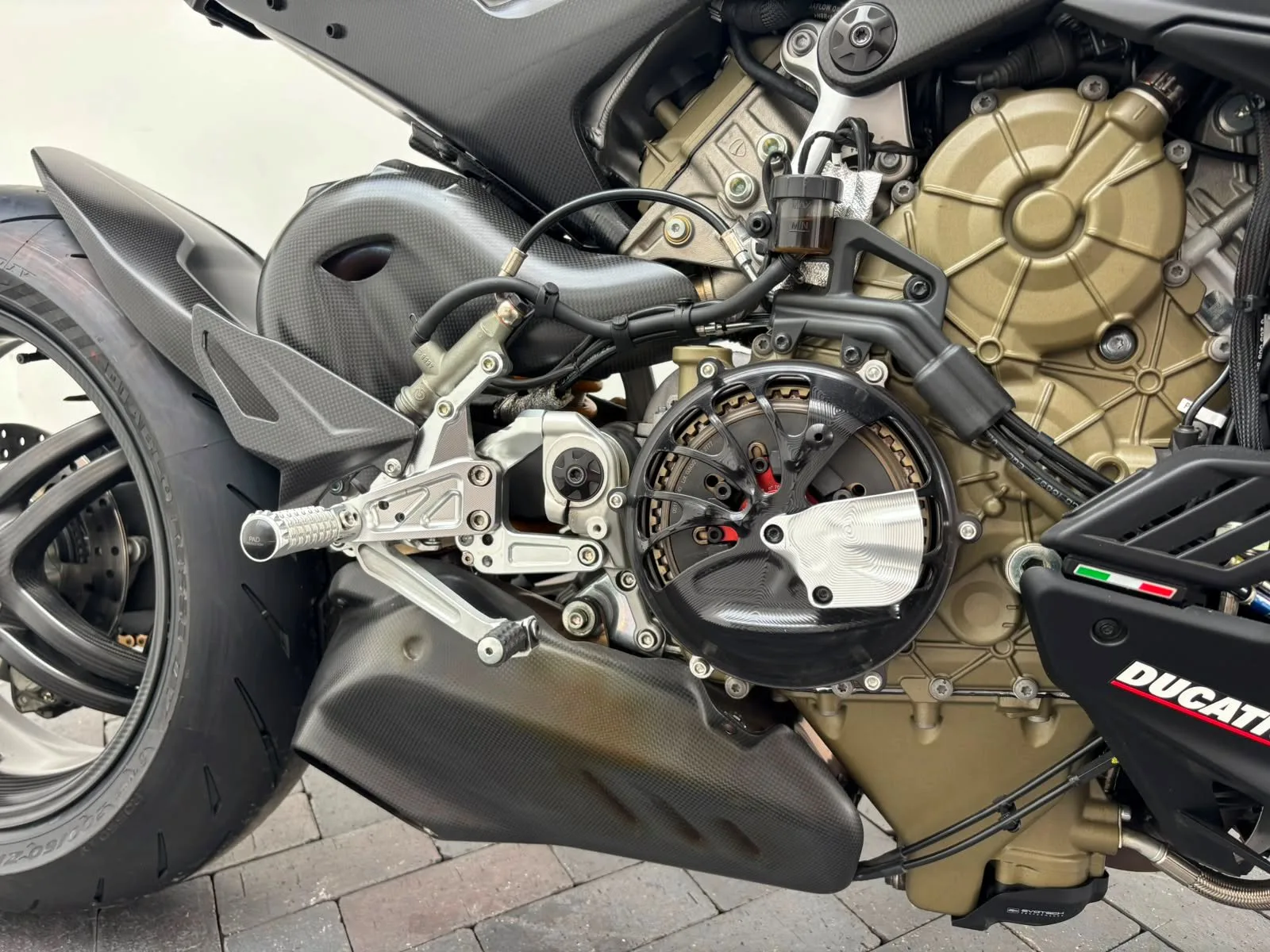 Ducati Streetfighter V4 SP mit viel Zubehör - im Kundenauftrag!
