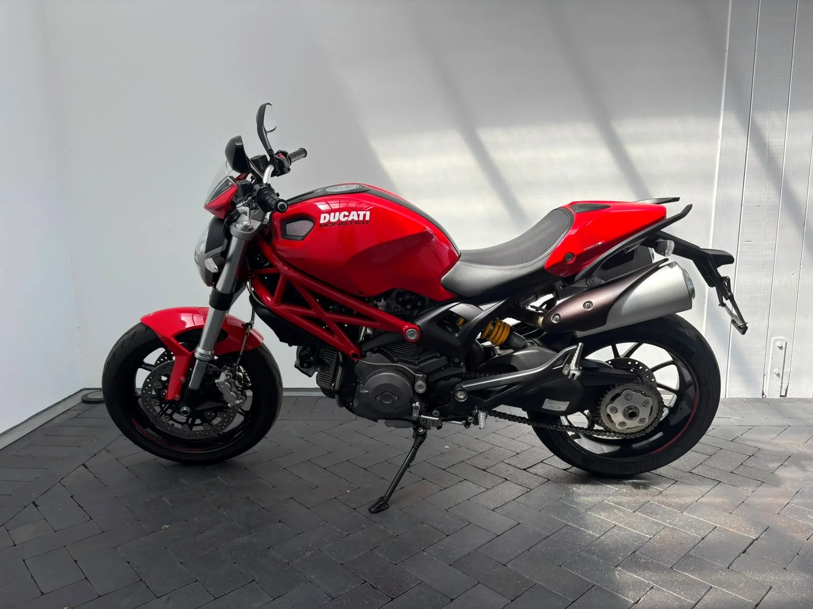 Ducati Monster 796 ABS