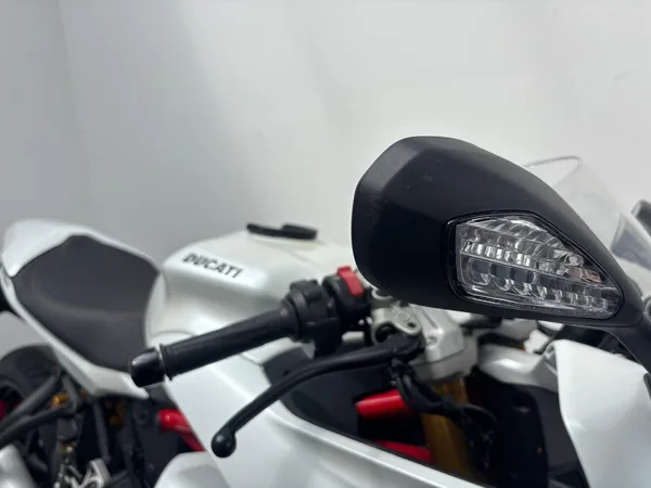 Ducati SuperSport 950 S im Kundenauftrag