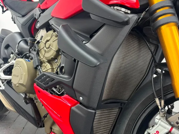 Ducati Streetfighter V4 S inkl. Desmoservice!