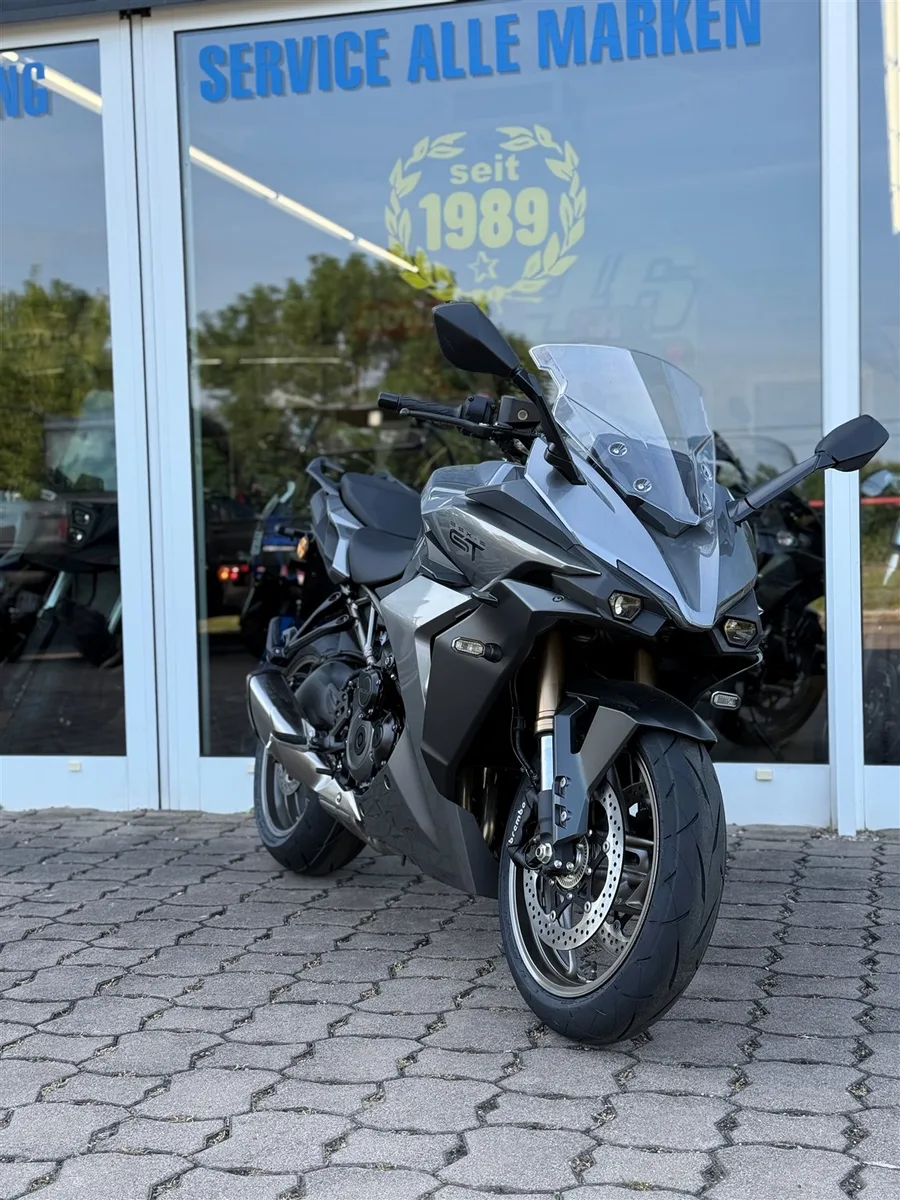 Suzuki GSX-S1000GT Traveledition