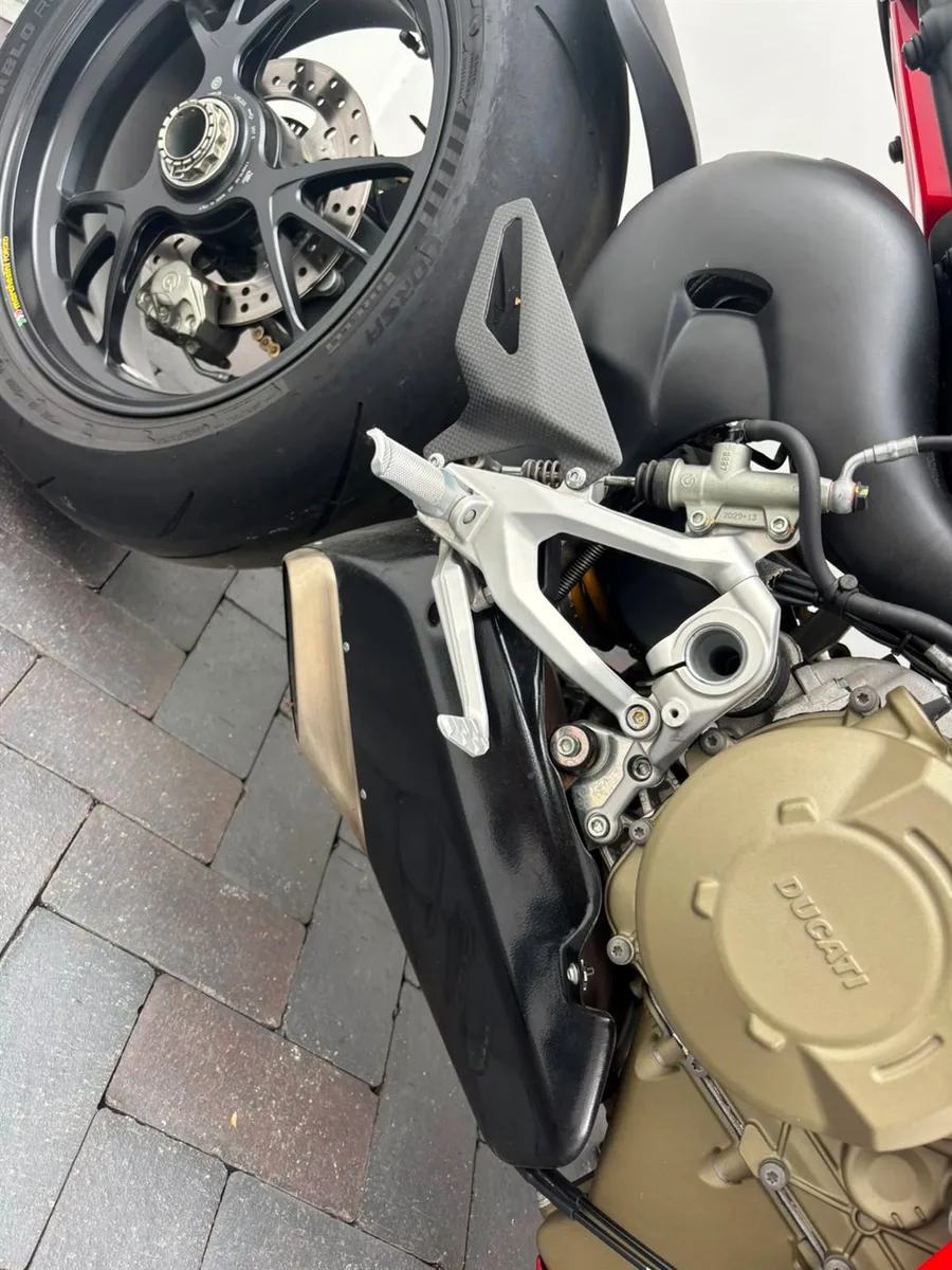 Ducati Streetfighter V4 S inkl. Desmoservice!