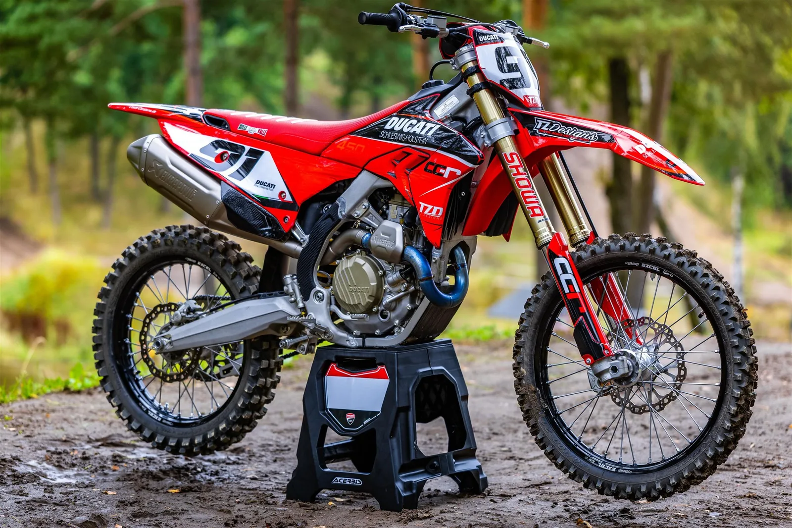 Ducati Desmo450 MX