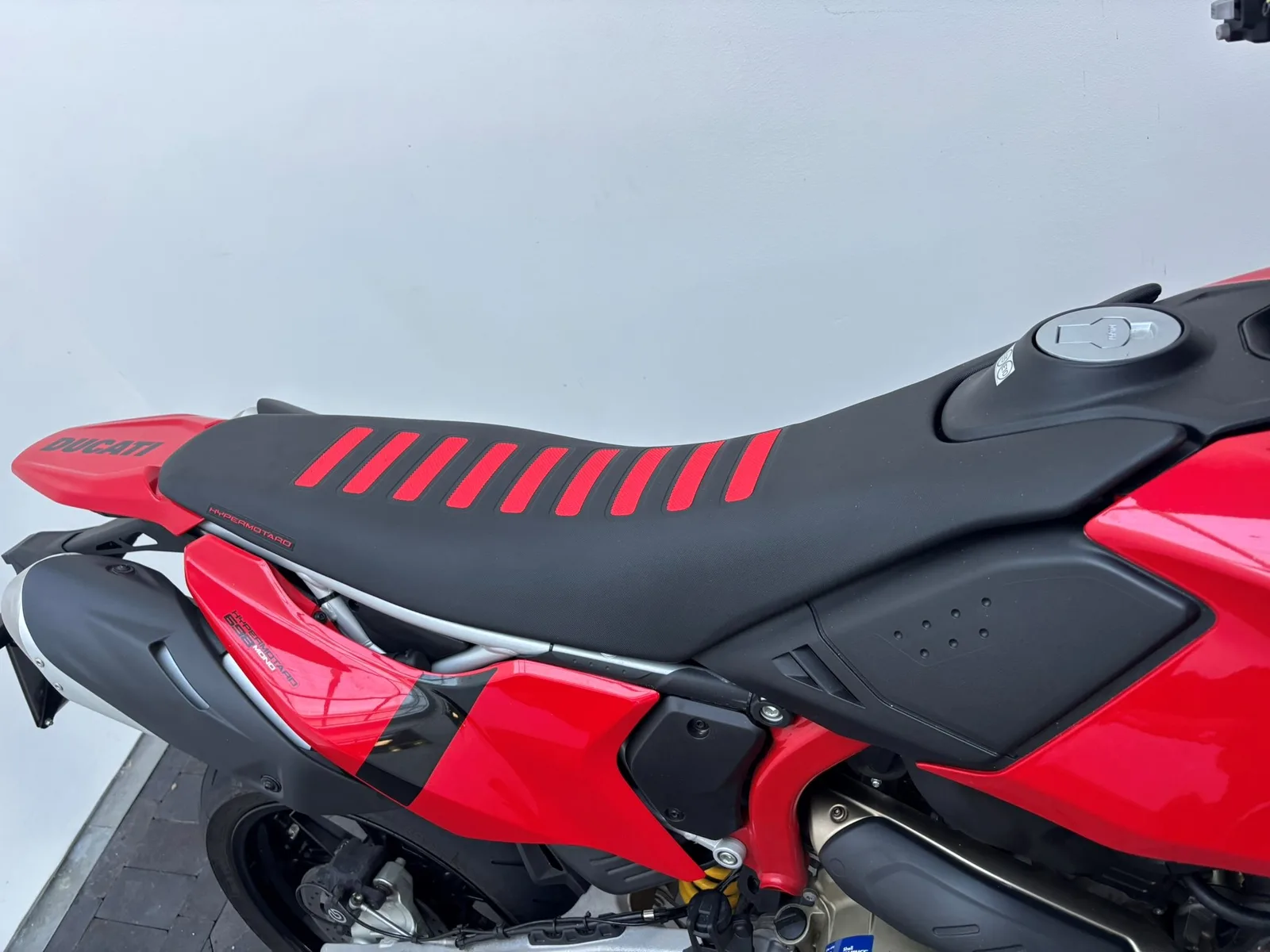 Ducati Hypermotard 698 Mono auch als Neufahrzeug erhältlich