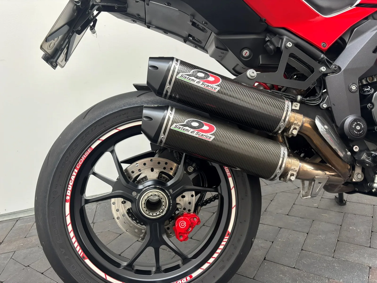 Ducati Multistrada 1200 Pikes Peak Umbau auf Rechtsschaltung und Daumenbremse!