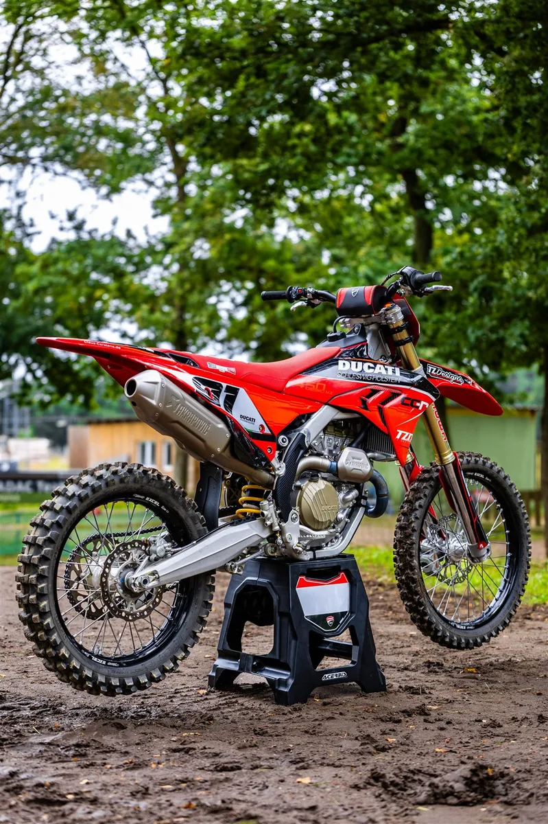 Ducati Desmo450 MX auch als Neufahrzeug erhältlich