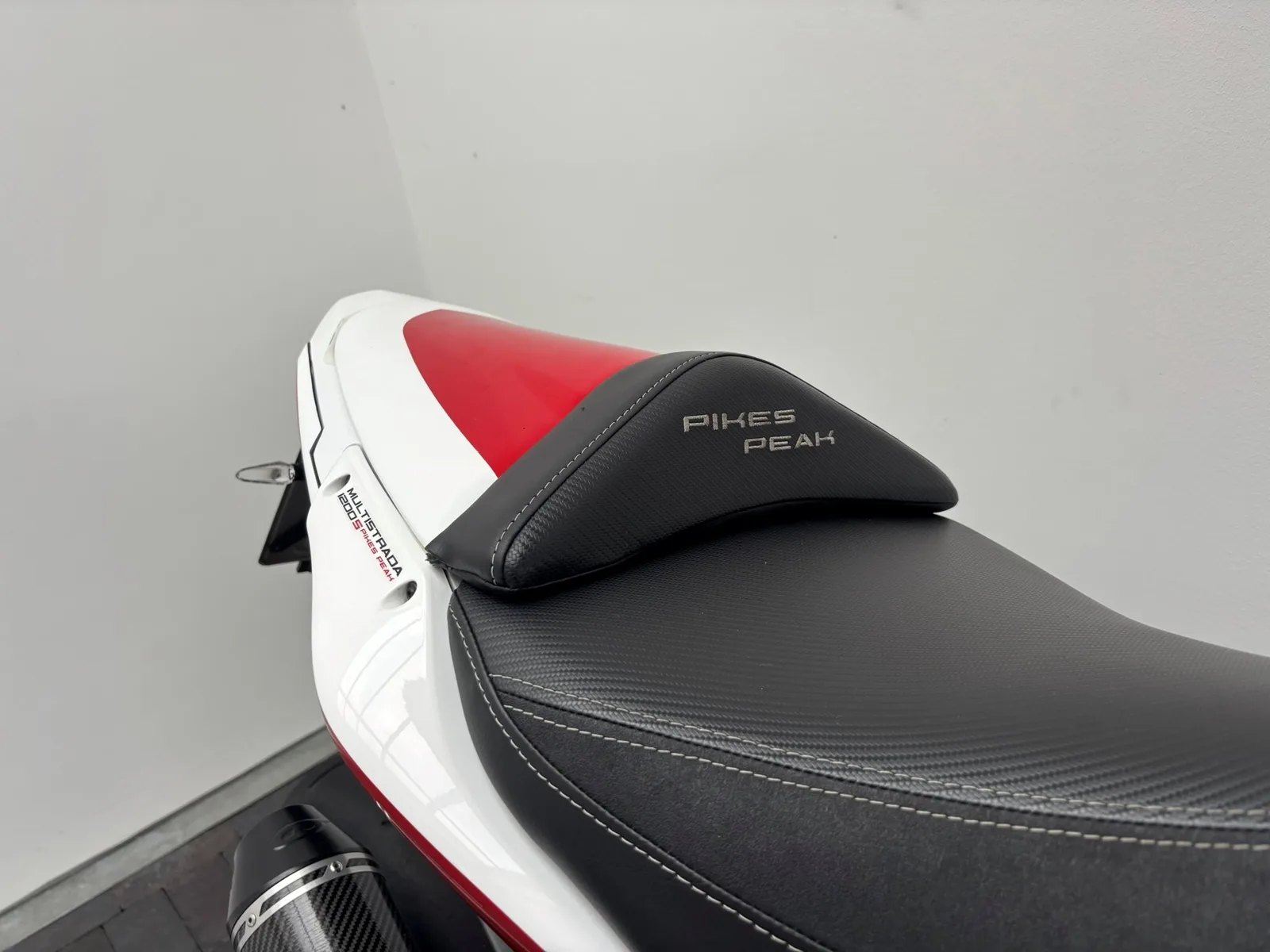 Ducati Multistrada 1200 Pikes Peak Umbau auf Rechtsschaltung und Daumenbremse!