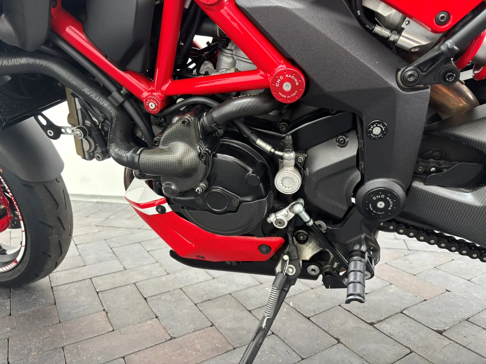 Ducati Multistrada 1200 Pikes Peak Umbau auf Rechtsschaltung und Daumenbremse!