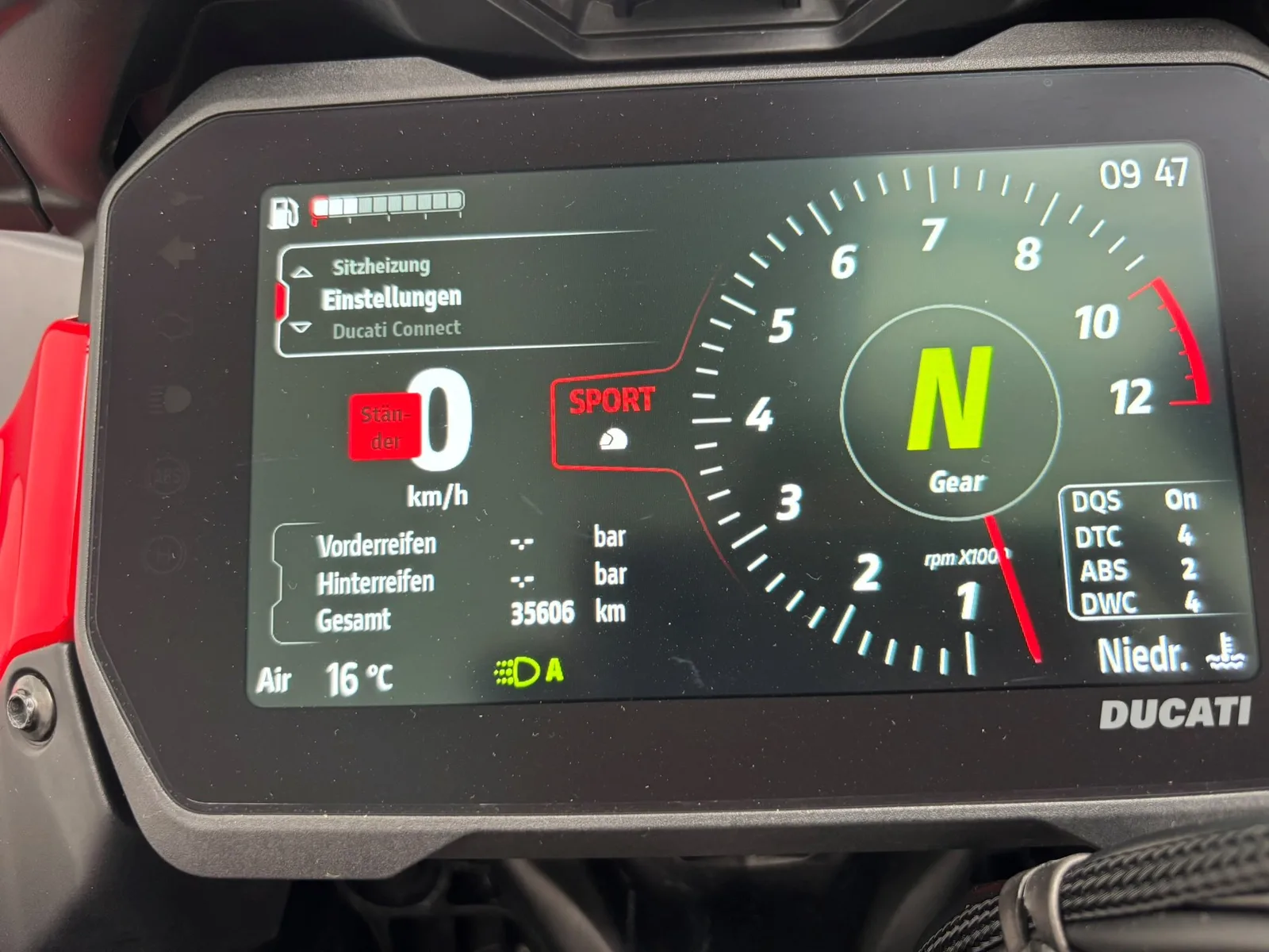 Ducati Multistrada V4 Pikes Peak Jetzt kaufen und kostenlos bis zur nächsten Saison einwintern!