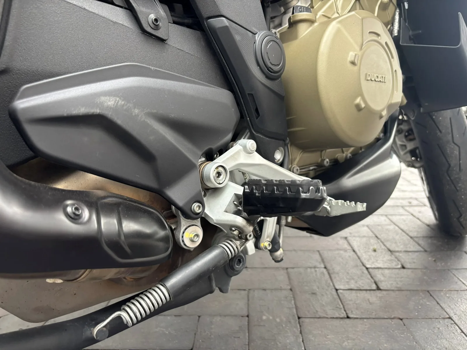 Ducati Multistrada V4 Pikes Peak Jetzt kaufen und kostenlos bis zur nächsten Saison einwintern!