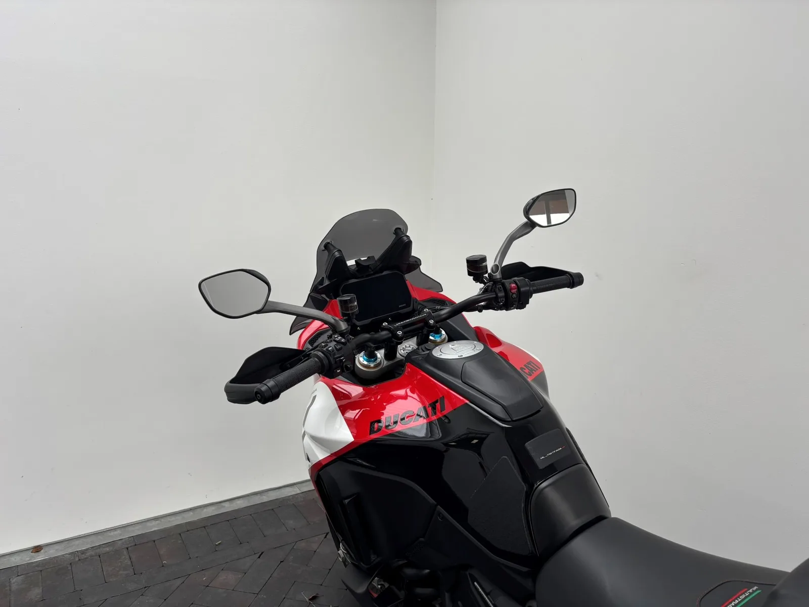 Ducati Multistrada V4 Pikes Peak Jetzt kaufen und kostenlos bis zur nächsten Saison einwintern!