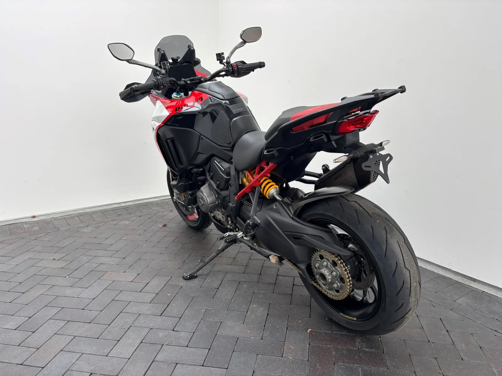 Ducati Multistrada V4 Pikes Peak Jetzt kaufen und kostenlos bis zur nächsten Saison einwintern!