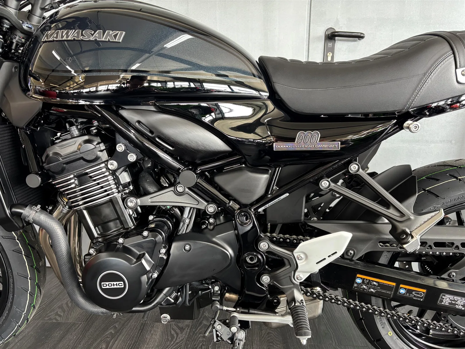 Kawasaki Z900 RS Black Ball Edition sofort verfügbar