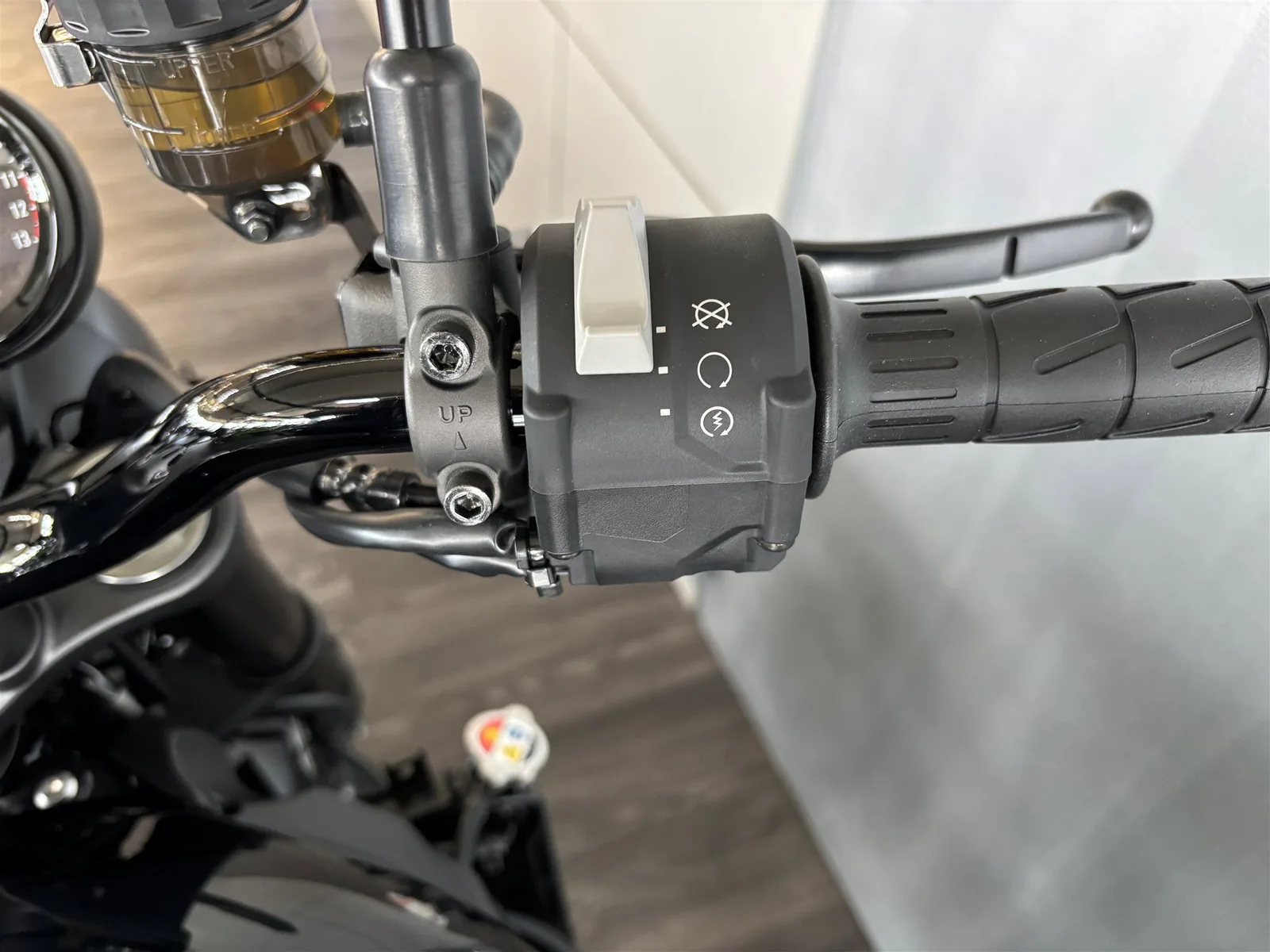 Kawasaki Z900 RS Black Ball Edition sofort verfügbar