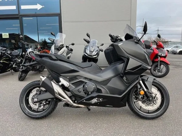 Honda Forza 750