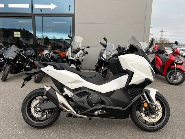 Honda Forza 750