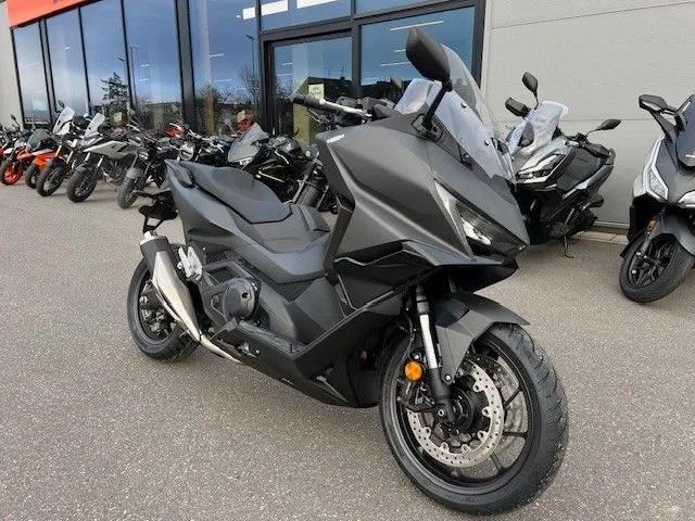 Honda Forza 750